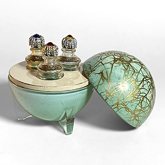 Parfumpräsentation 3x 3,75ml Parfum - Gardenia, Lilac & Sweet Pea - von Duvinne, ca. 40er Jahre, USA 3x 3,75ml Parfum - Gardenia, Lilac & Sweet Pea - von Duvinne