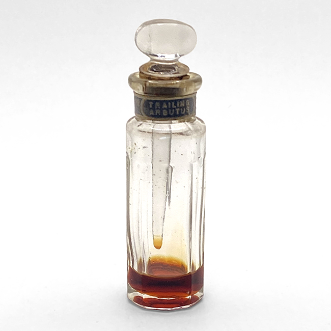 Perfume Flaconette 1923 'Trailing Arbutus', 11,25ml Parfum von CPC (California Perfume Co.) Perfume Flaconette 1923 'Trailing Arbutus', 11,25ml Parfum von CPC (California Perfume Co.)