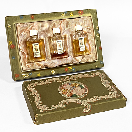 Gold Box Set 1941-44, 3x 3,75ml Parfum von Avon, mit Cotillion, Gardenia & Trailing Arbutus Gold Box Set 1941-44, 3x 3,75ml Parfum von Avon